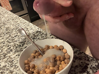 hung bodybuilder unloads multiple cumshots cereal